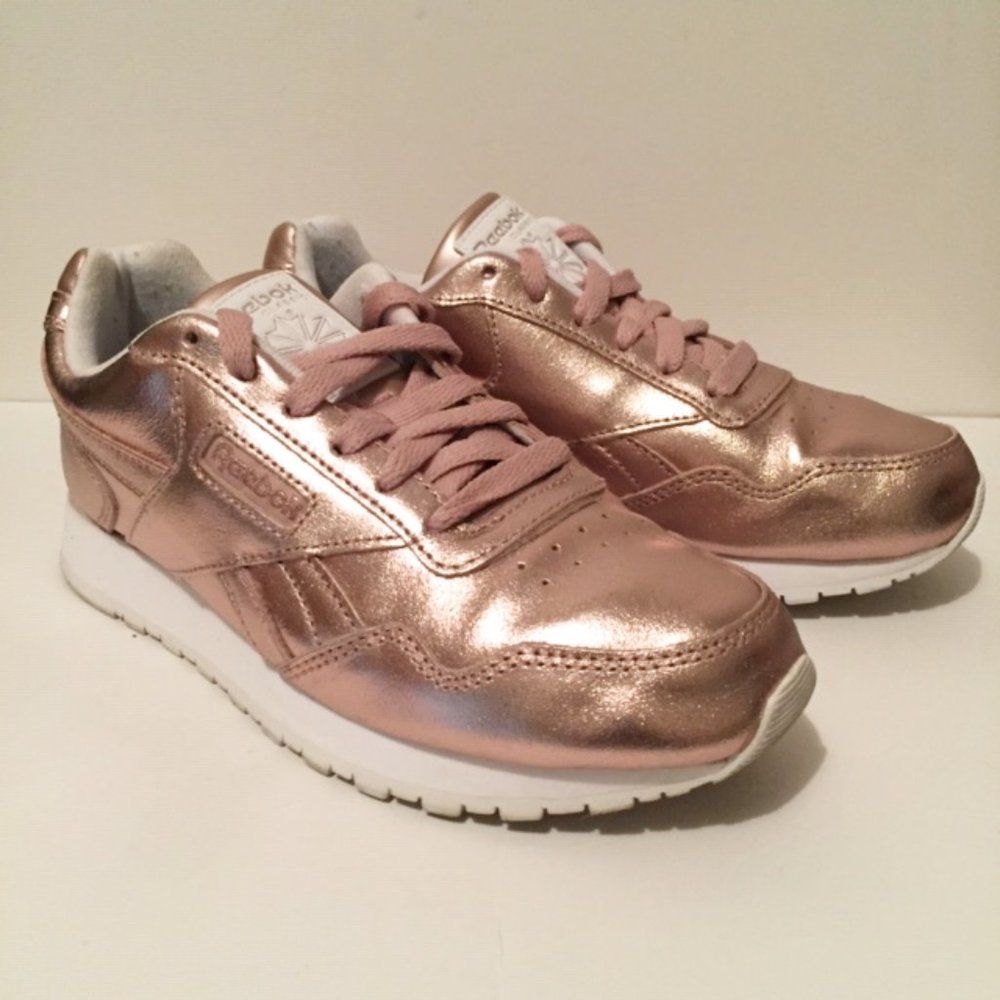 Reebok CL Harman Run MTL Classic in Rose Gold